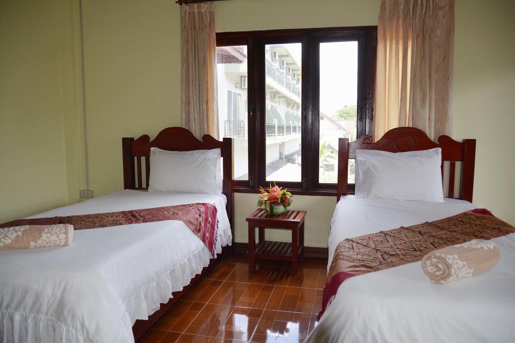 Hotel Vilayvong Vang Vieng Exterior photo